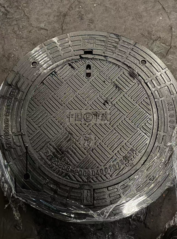 乌马河球墨铸铁防沉降井盖展示